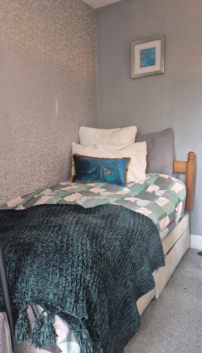 Cosy single room with private ensuite bathroom  Main Photo