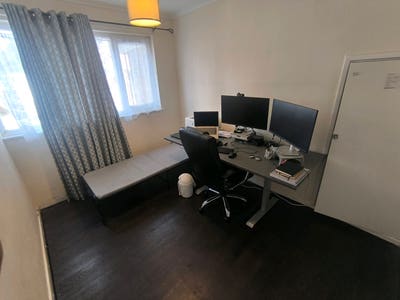 Room for rent Main Photo