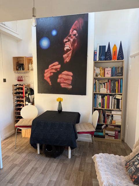 Temporary Flatmate Main Photo