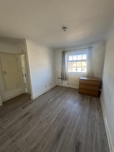 Bright Spacious Room | Great Location + Garden Main Photo