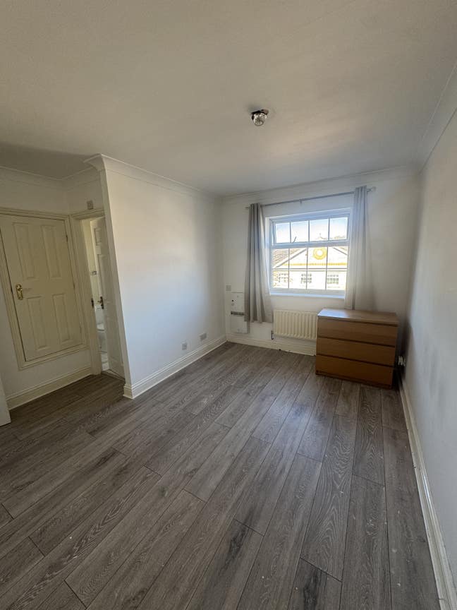 Bright Spacious Room | Great Location + Garden Main Photo