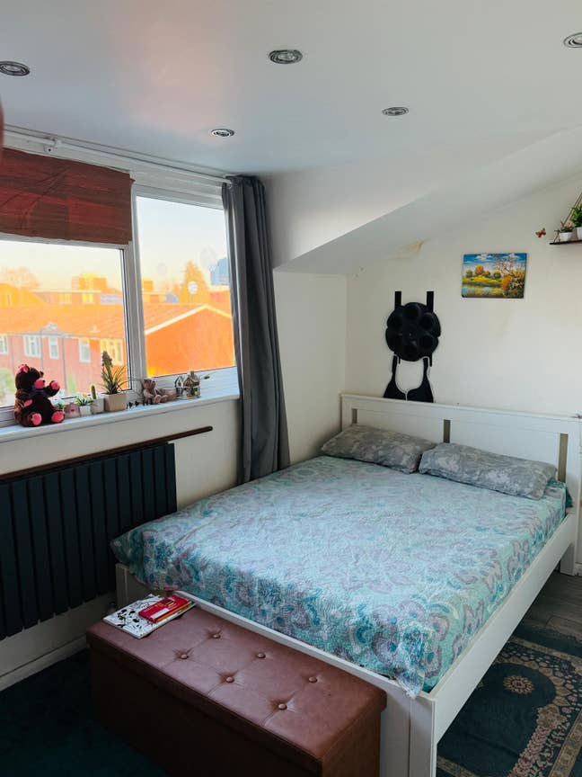 Room available in WalthamstowRoom available in Wal Main Photo