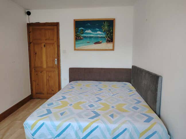 Bright Double En-suite Room | 7 mins to Colindale  Main Photo
