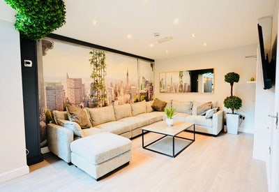 Designer 9 Bed Fallowfield House Main Photo