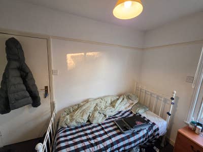 Nice large airy room  Main Photo