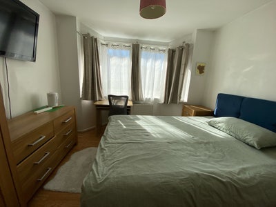 Quiet and bright room Main Photo