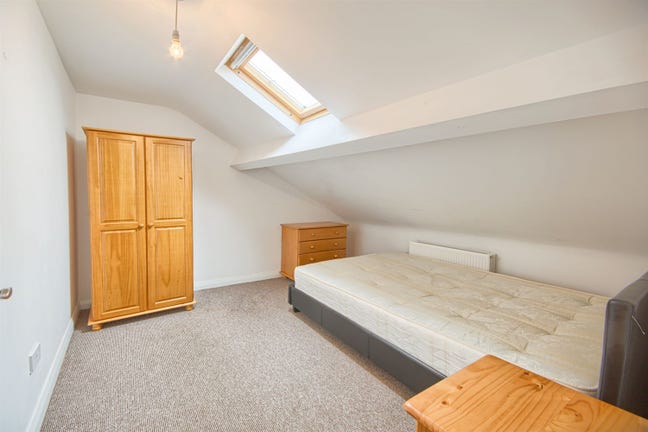 Room available for summer months Main Photo