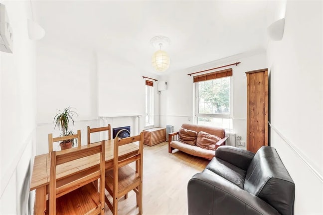 ✨Double room five mins from Colombia Road! ✨ Main Photo