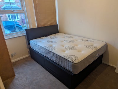 Double room available  Main Photo