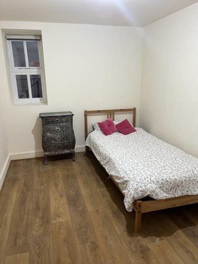 Private Room and its own facilities in house Main Photo