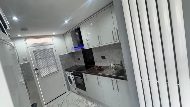 Very Nice Stodio Flat to Rent Females Only Main Photo