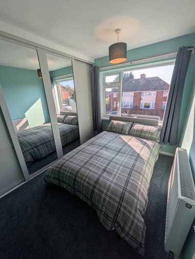 Double bedroom for cat lover with Study & storage Main Photo