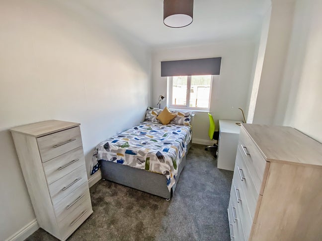 Room in Friendly House Share, Upper Parkstone Main Photo