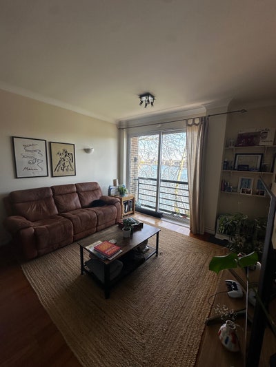 Spacious double room in waterside flat - June   Main Photo