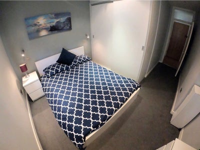Large room with built-in wardrobe in Chelsea! Main Photo