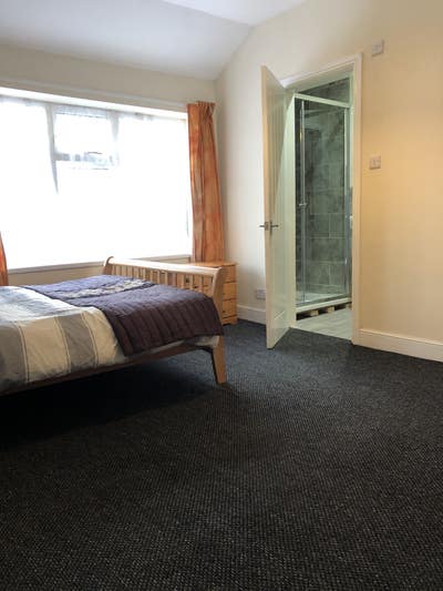 **** Large en suite Room in Hanley *** Main Photo