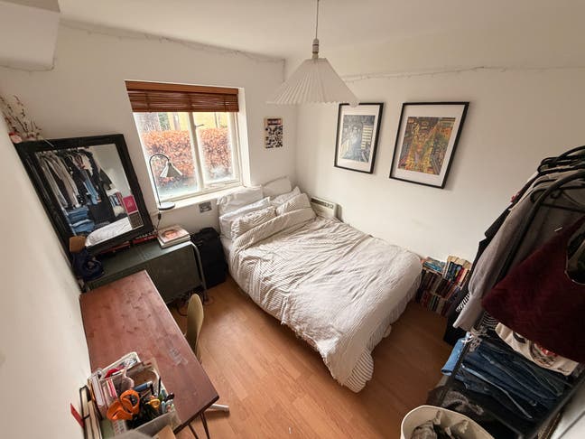 Furnished double bedroom -reduced rent for summer  Main Photo