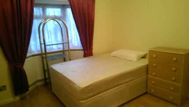 Cosy Double Room in East Acton, Bills Incl-Zone 2 Main Photo