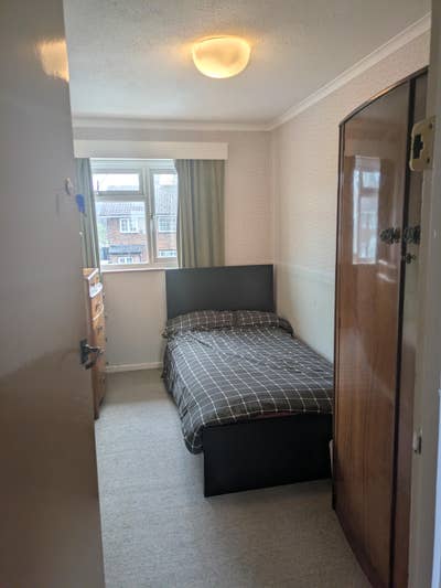 Single room-Crawley-Flexible-ideal for training Main Photo