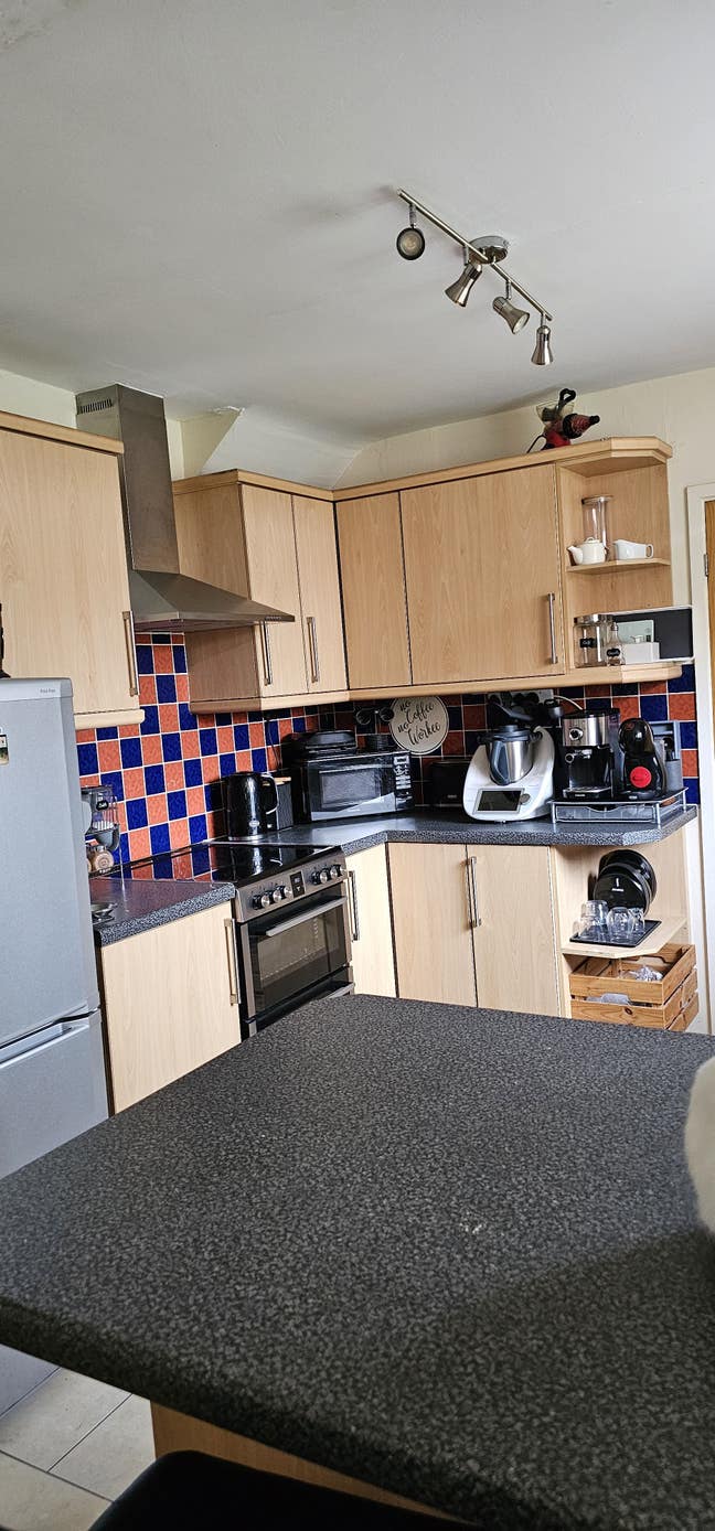 Good size double room Main Photo