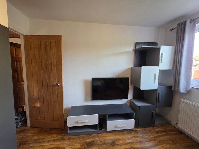 Spacious Room for Rent in Smithton Main Photo