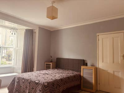 Double Bedroom with private kitchen & bathroom  Main Photo