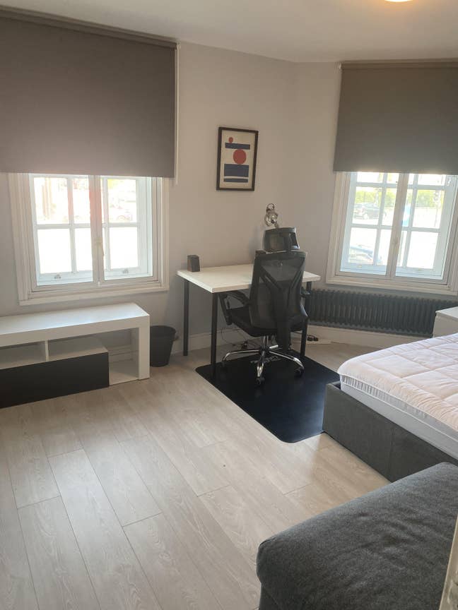 Double room in White City Available 24 March 2026 Main Photo
