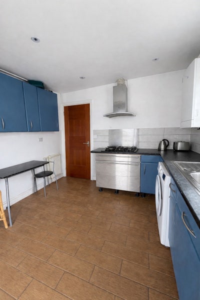 Large Double Room in Slough &pound;730pm  Main Photo