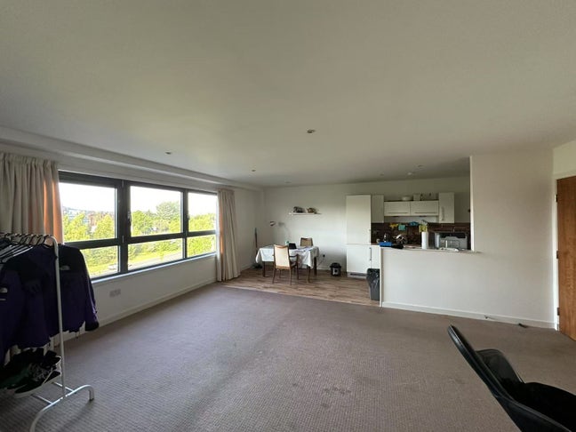 Private Room in Glasgow Harbour Terraces – Availab Main Photo