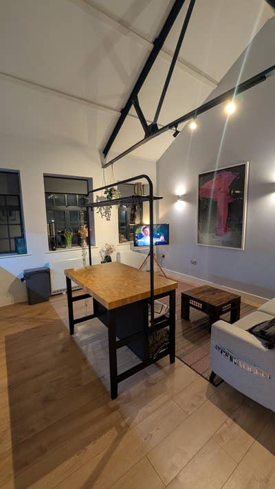 Large Room with Own private Bathroom  Main Photo