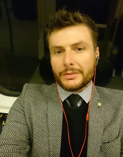 Looking for a room in Actor or Ealing Common Main Photo