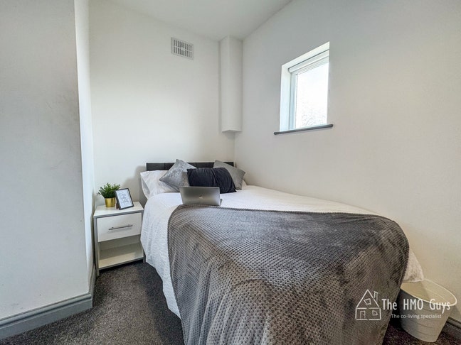 🚀 Prestwich - The Best Refurb & Location!  Main Photo