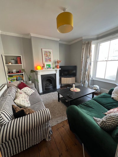 Double Room in Gorgeous Girls House in East  Main Photo