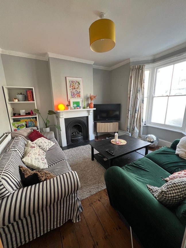 Double Room in Gorgeous Girls House in East  Main Photo