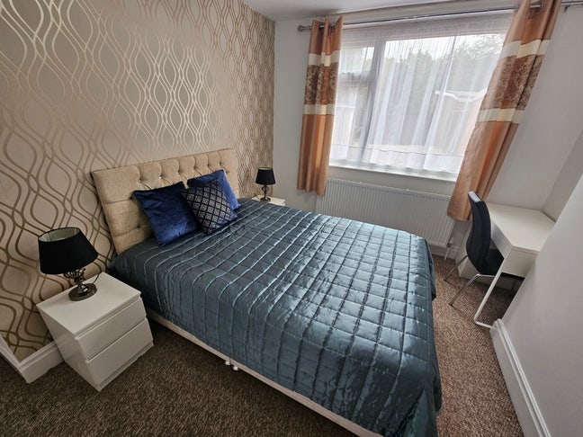 💥Lovely Bedroom Close to Uni, Uhwc and Jlr💥 Main Photo