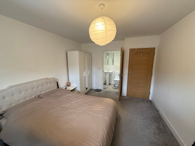 Modern Ensuite Room in Combe Down, Bath Main Photo