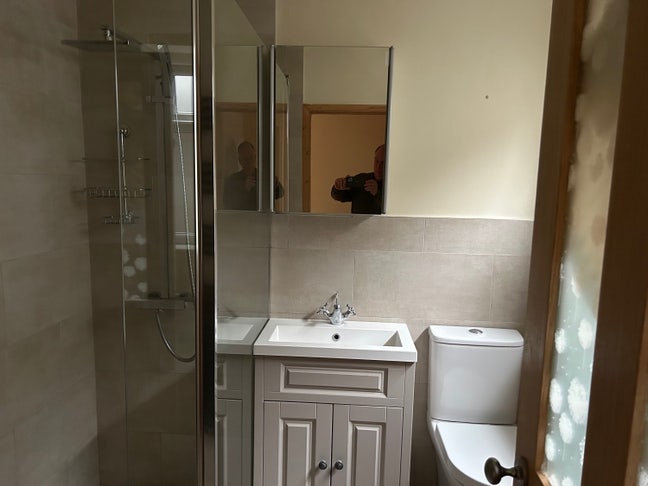 Double room with own bathroom  Main Photo