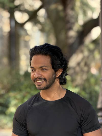 Urgent. Need room  Main Photo