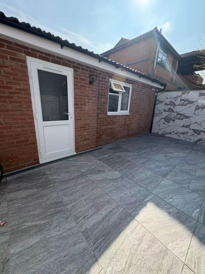 Studio Room to Rent  Main Photo