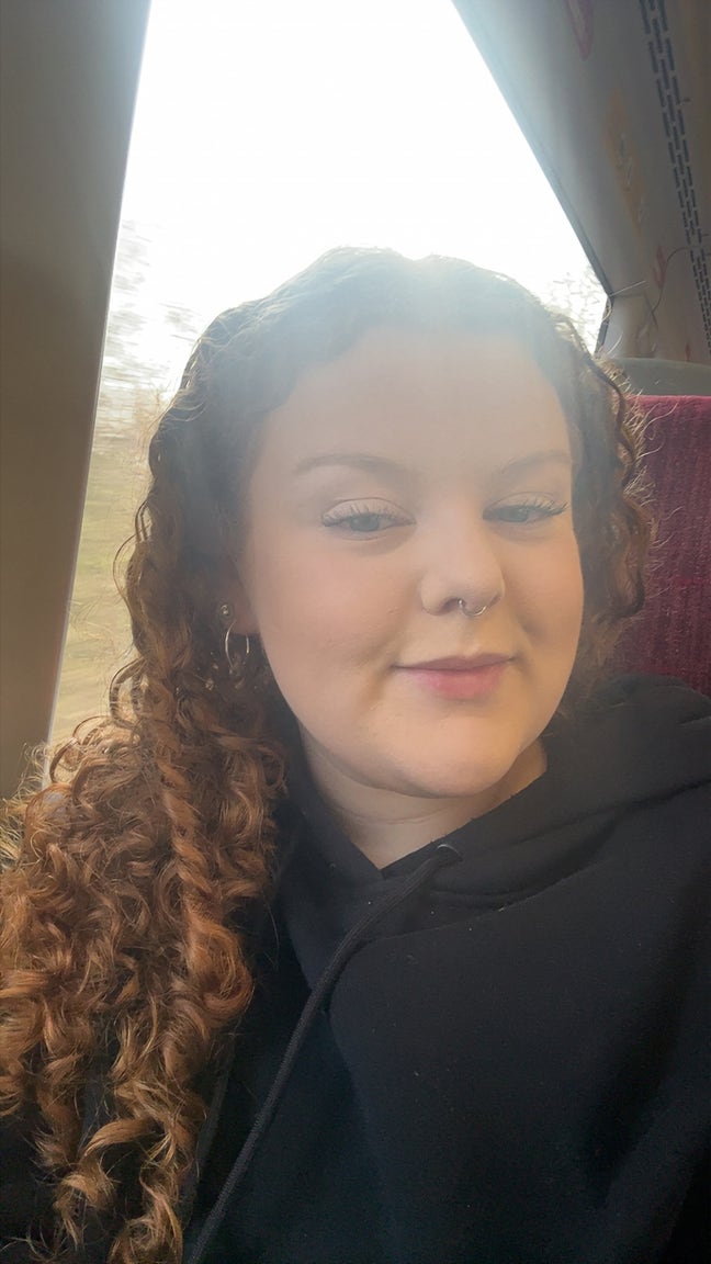 Professional Female seeks a double room Main Photo