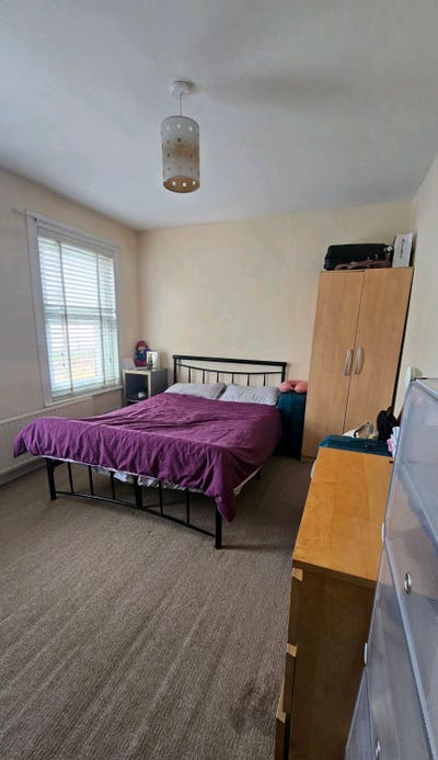 🏡 Queen-Size Furnished Double Room Main Photo