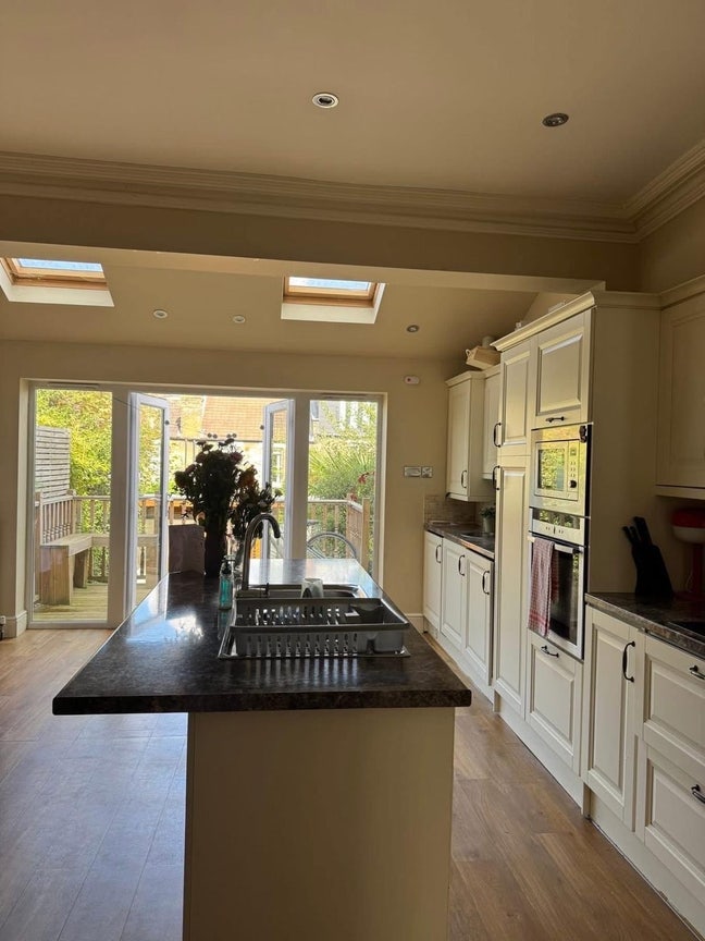 Looking for a new addition to our Greenwich house! Main Photo