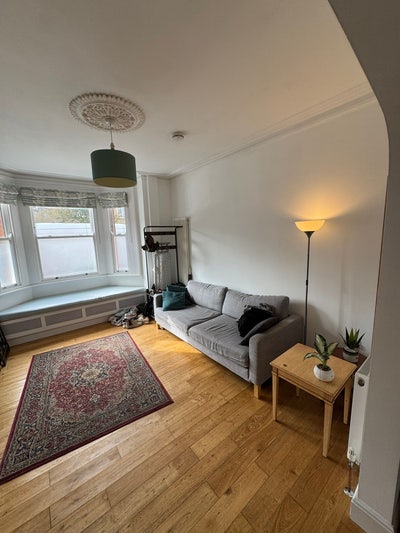 Spacious Double Room + Private En-Suite + Patio Main Photo