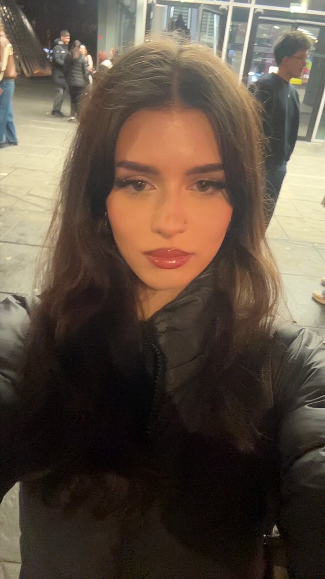 Looking for buddy up/ shared flat :) Main Photo