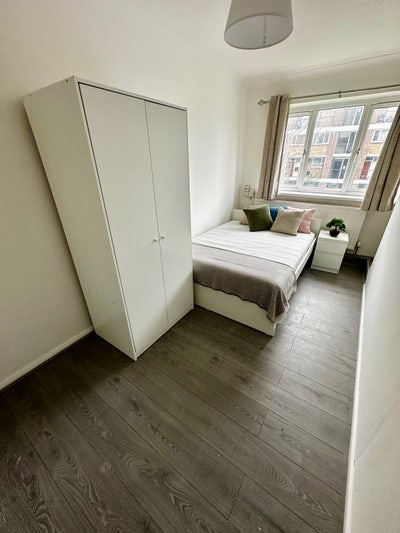 Double Room Available in Putney Heath Main Photo