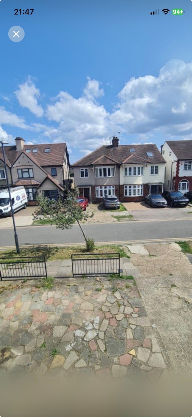 Spacious Double En-suite  room ( HA12JX) Main Photo