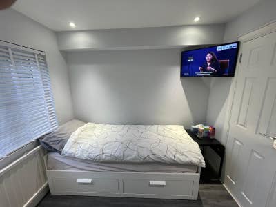 Self-Contained 1-Bed Space in Barnet Main Photo