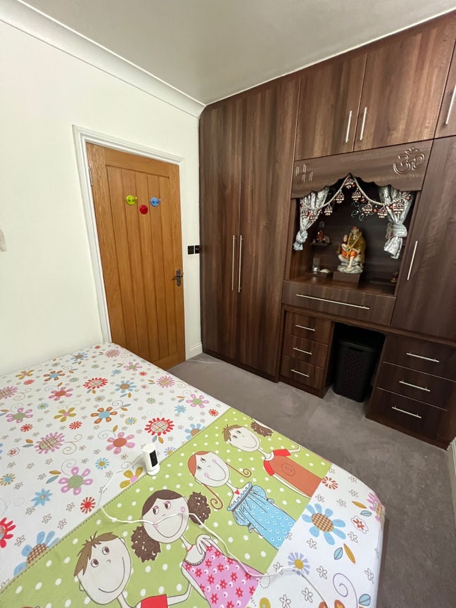 Single Box room with fully furnished  Main Photo