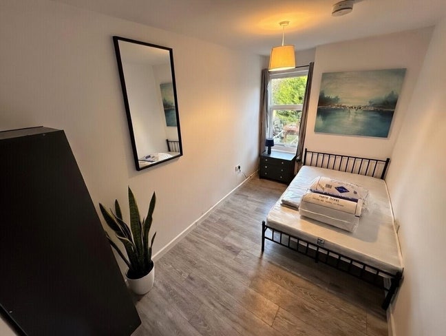 5 bed HMO Nuneaton Main Photo