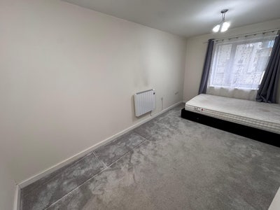 Double room walkable to central train  station Main Photo